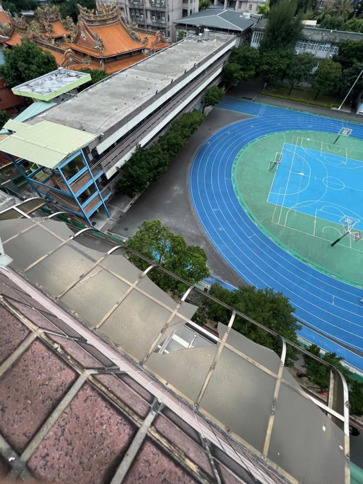 遮雨棚安裝案件圖片