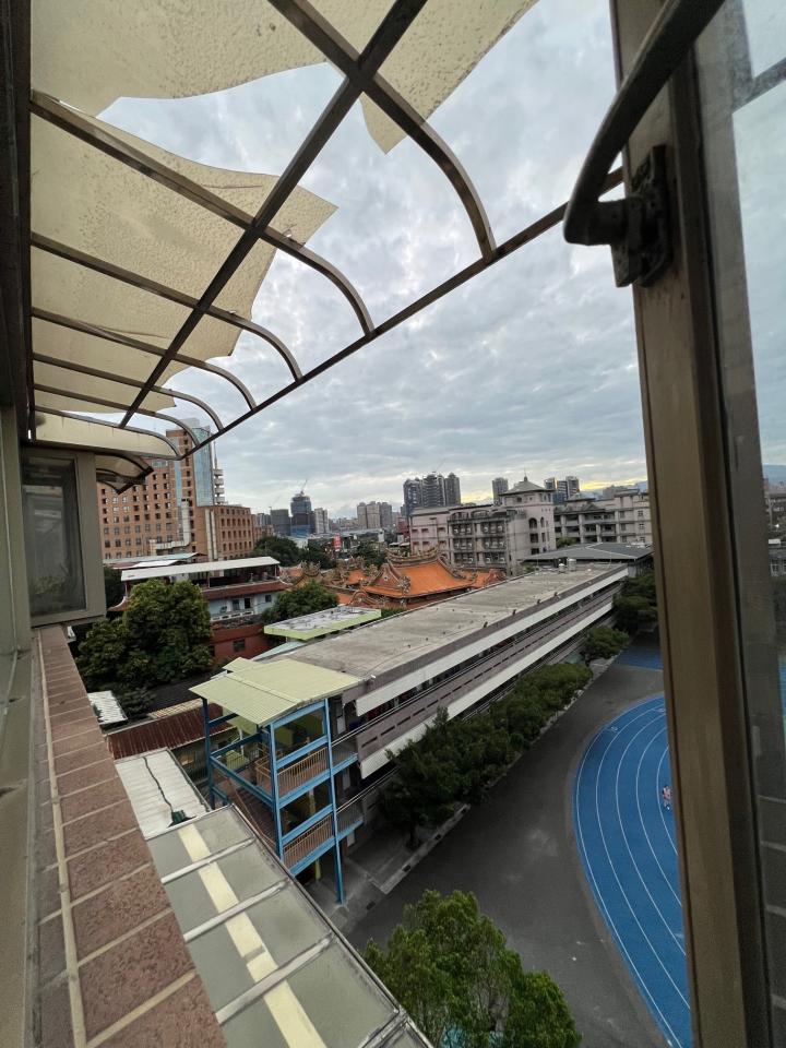 遮雨棚安裝案件圖片