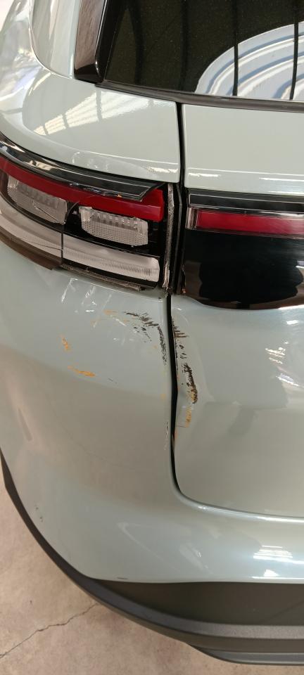 汽車板金烤漆案件圖片