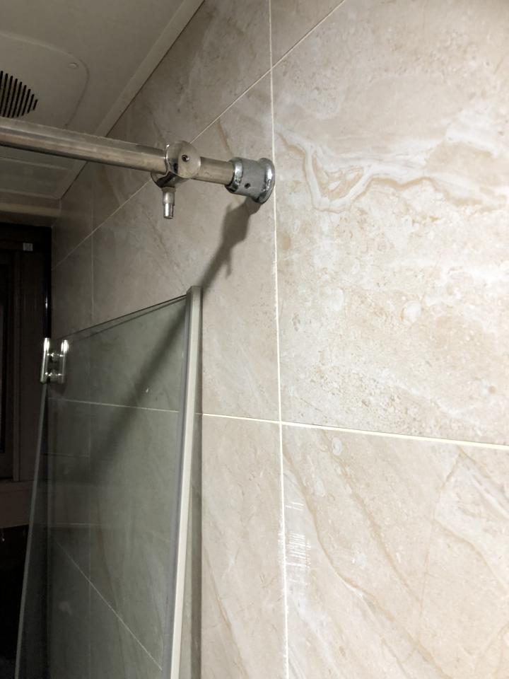 淋浴拉門安裝維修案件圖片