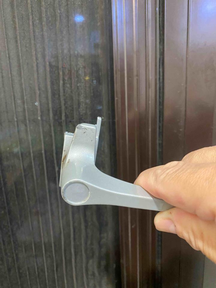 窗戶維修案件圖片