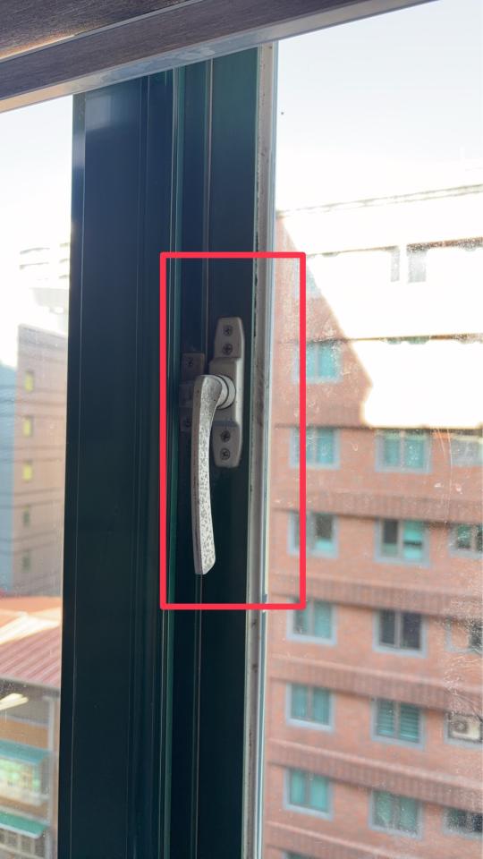 窗戶維修案件圖片