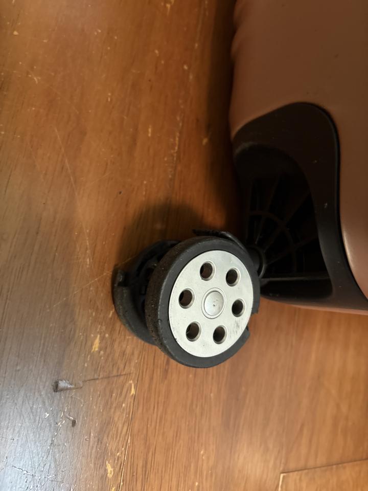 行李箱維修案件圖片