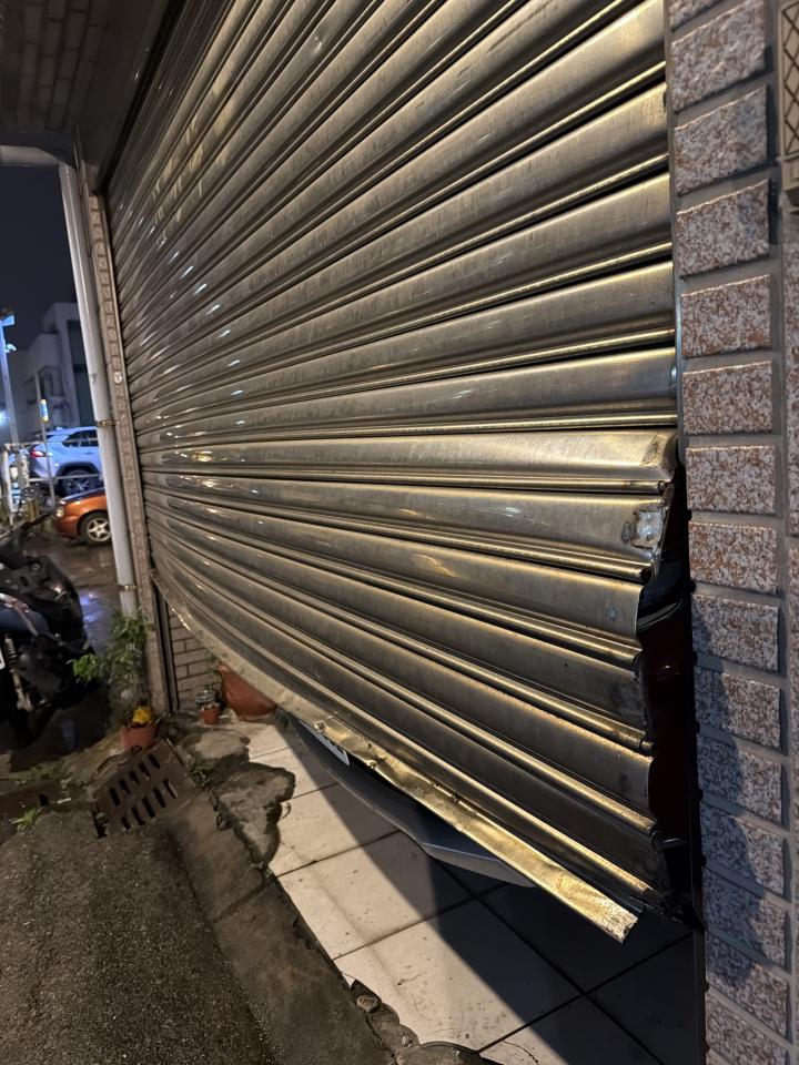 鐵捲門維修案件圖片