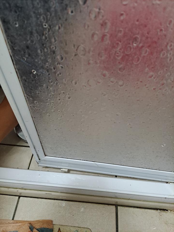 淋浴拉門安裝維修案件圖片