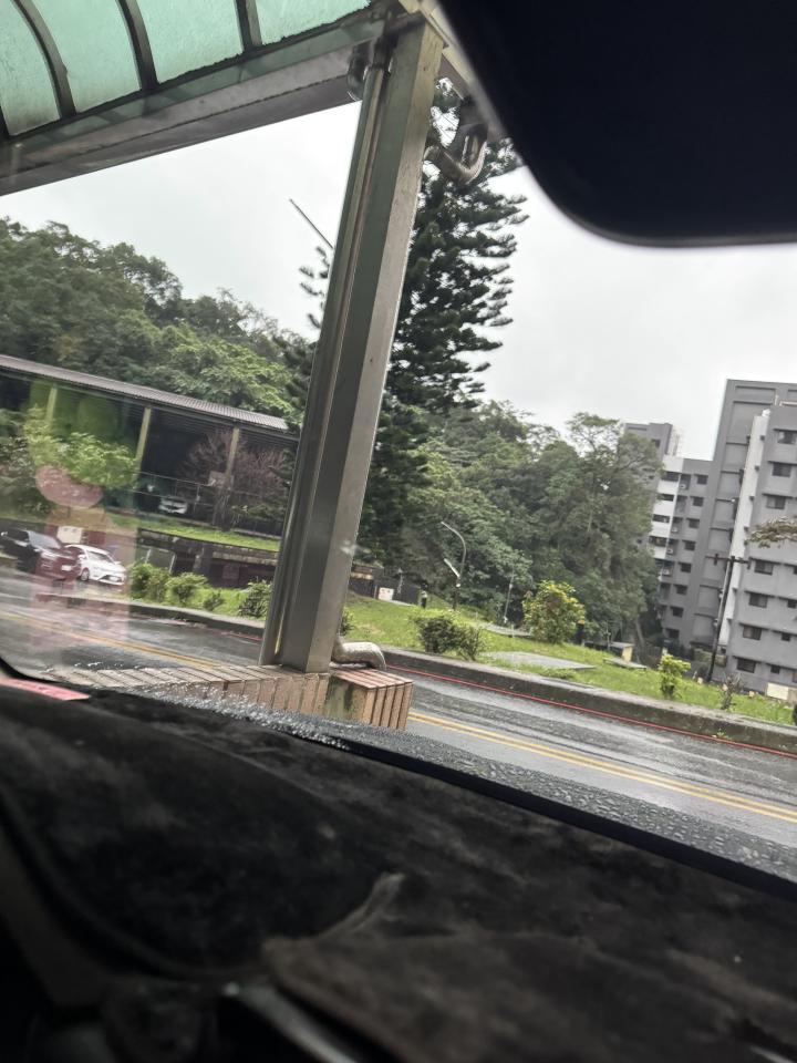 汽車玻璃修補案件圖片