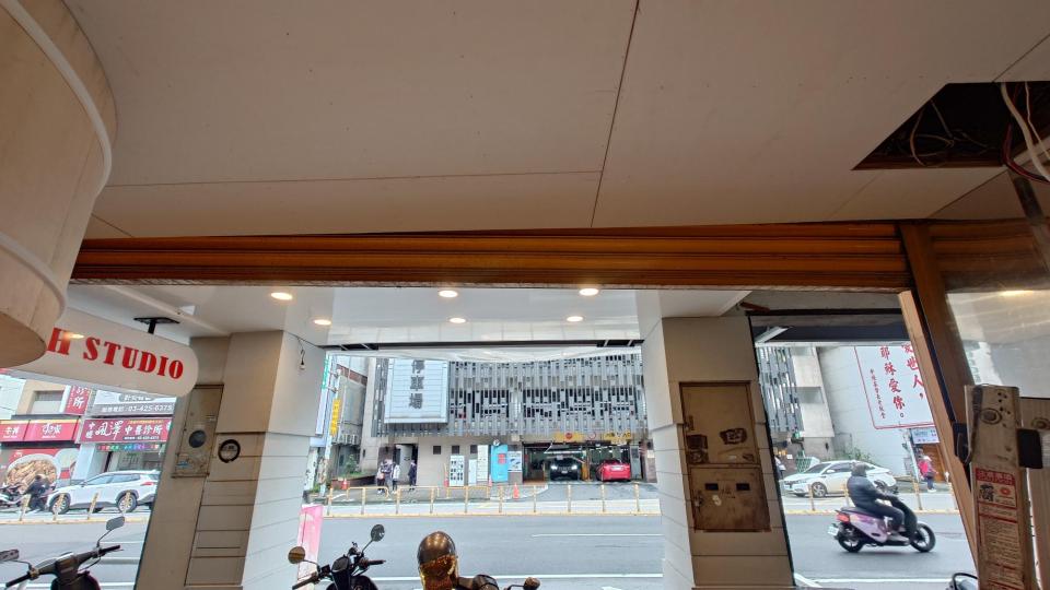 鐵捲門維修案件圖片