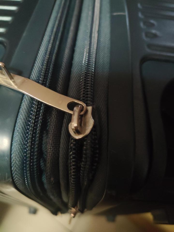 行李箱維修案件圖片