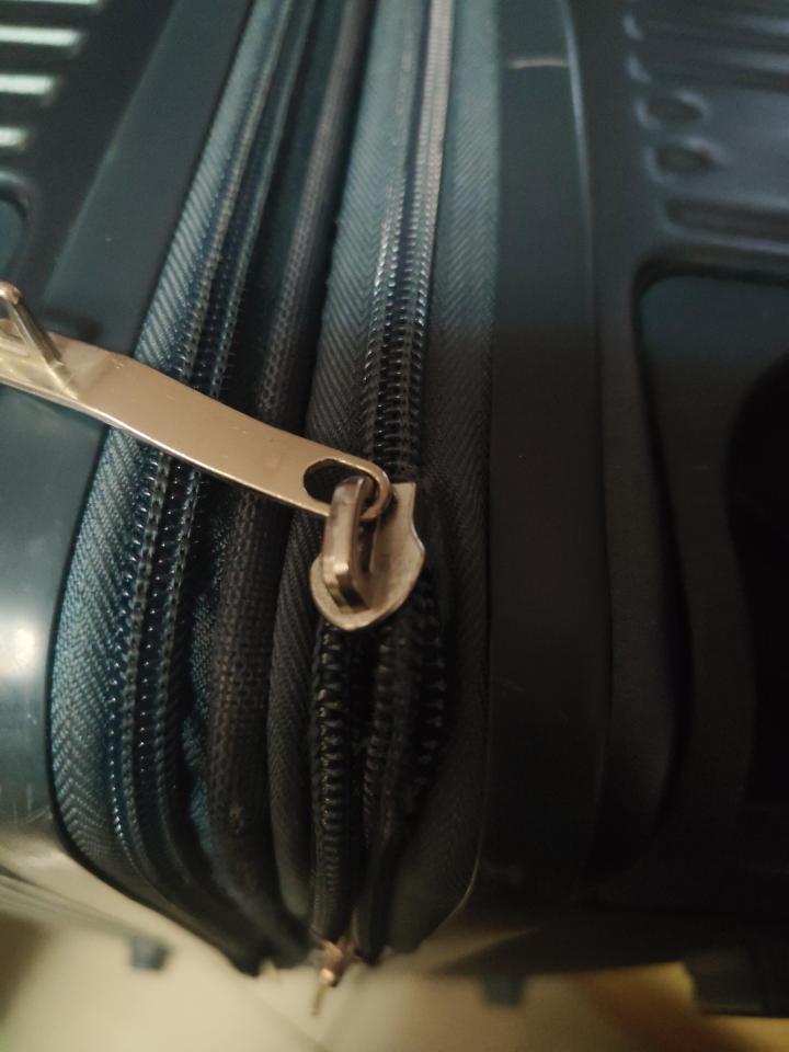 行李箱維修案件圖片