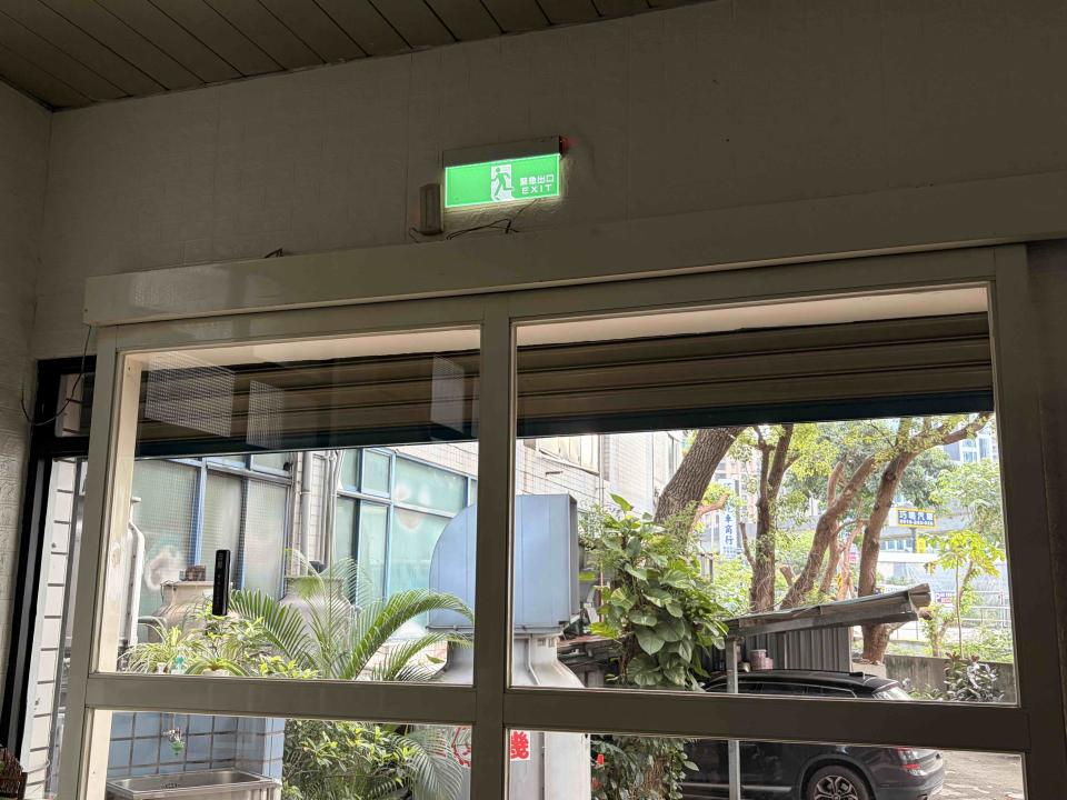 鐵捲門維修案件圖片