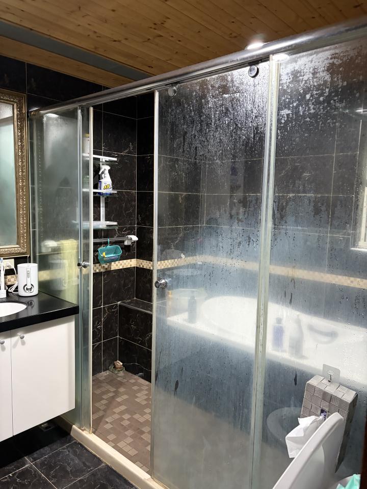 浴室門案件圖片