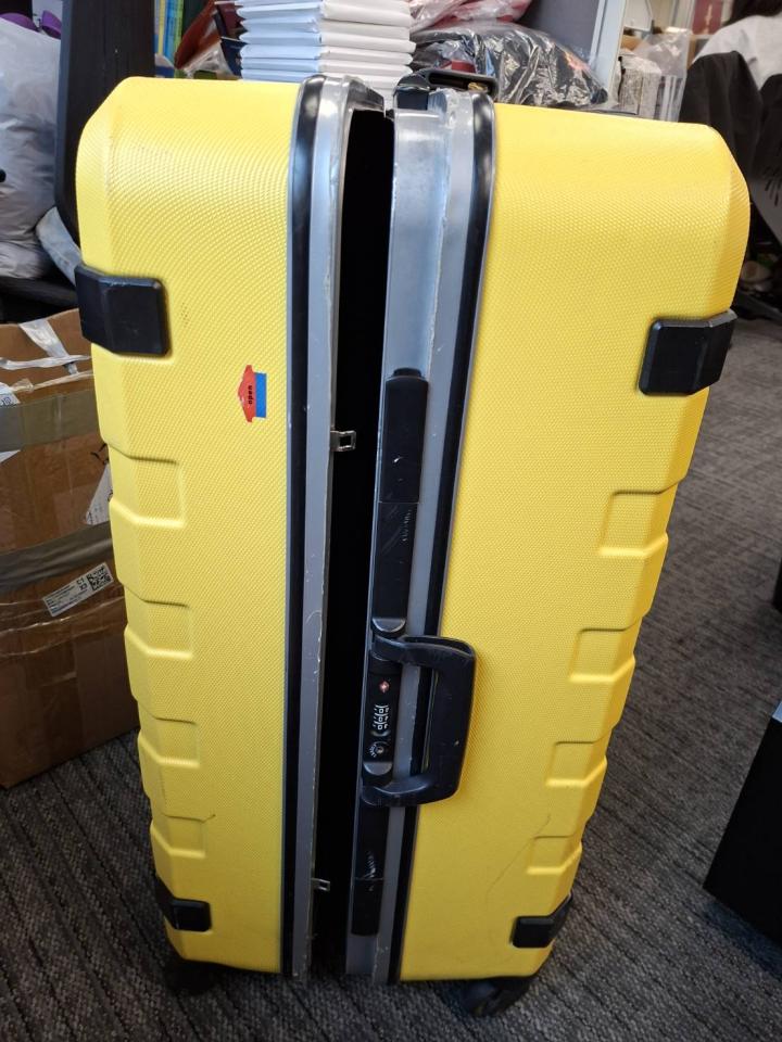 行李箱維修案件圖片