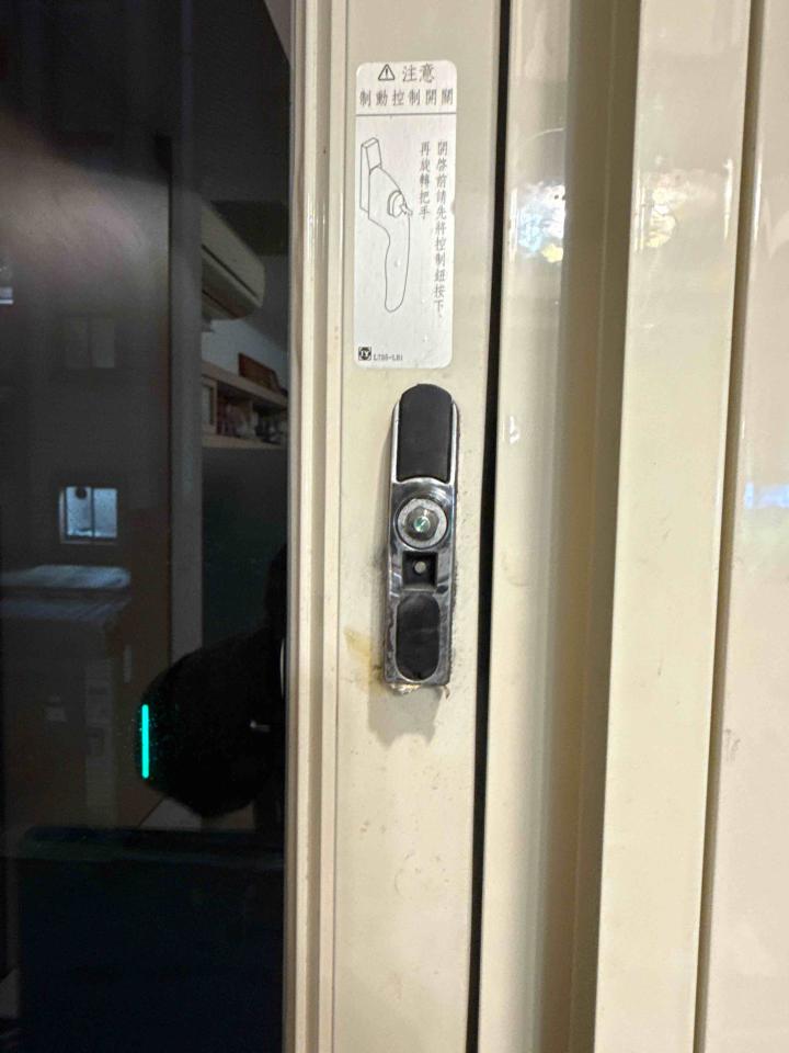 窗戶維修案件圖片