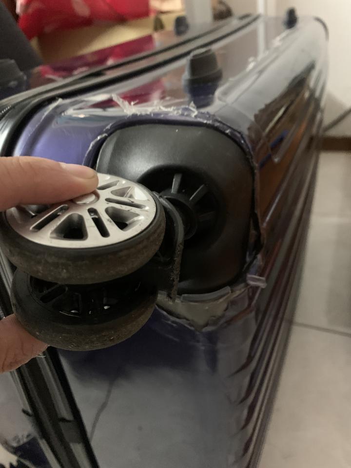 行李箱維修案件圖片