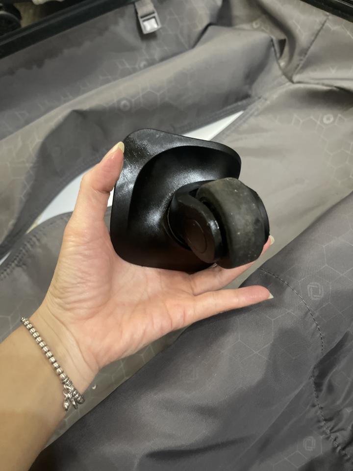 行李箱維修案件圖片