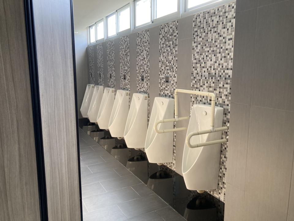 廁所隔間案件圖片