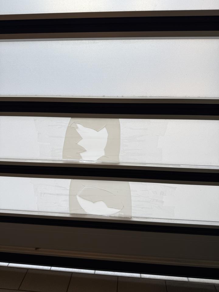 招牌維修案件圖片