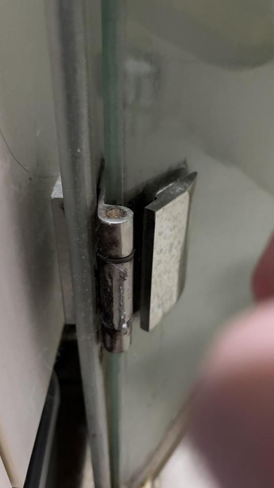 淋浴拉門安裝維修案件圖片