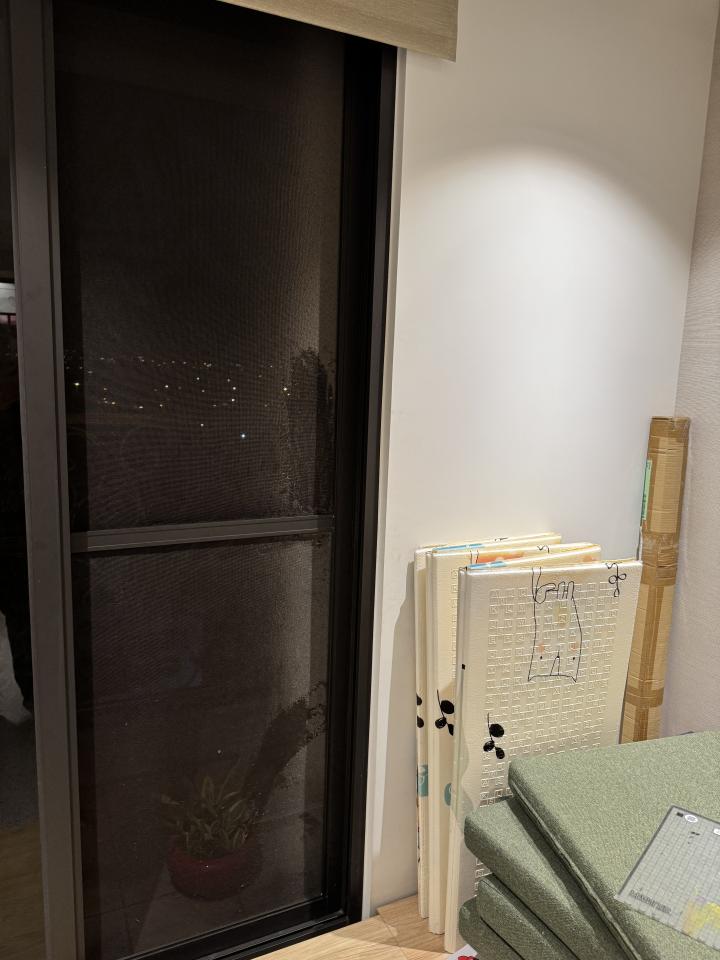 陽台紗網安裝案件圖片