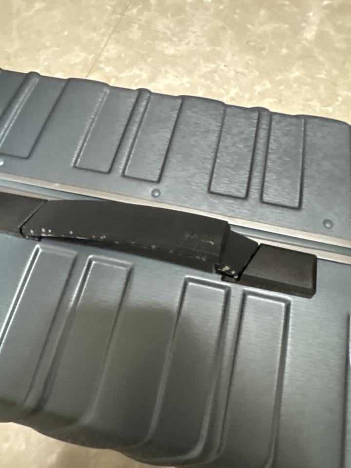 行李箱維修案件圖片