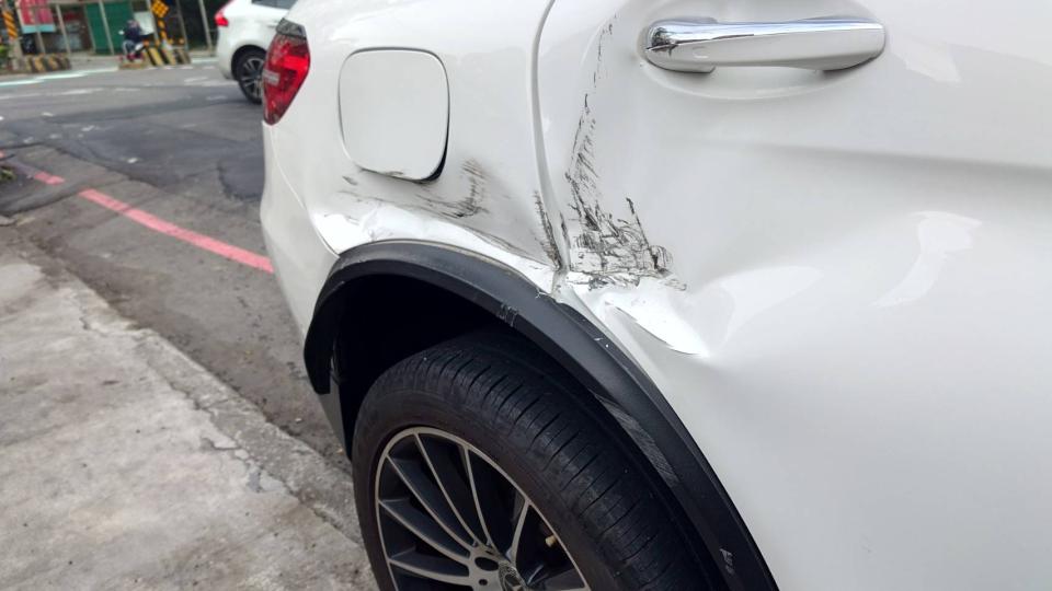 汽車板金烤漆案件圖片