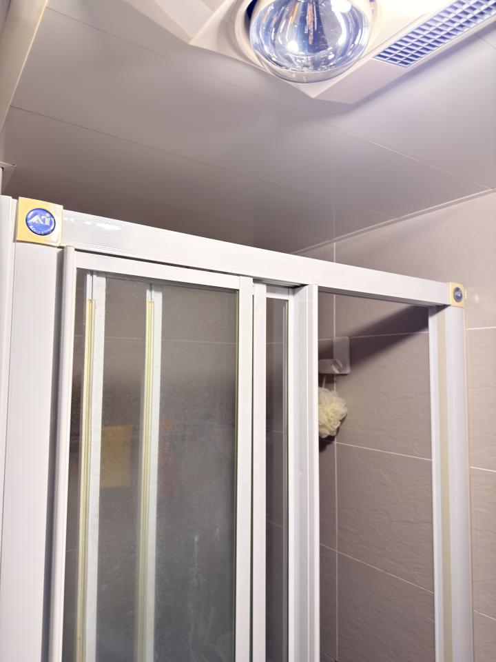淋浴拉門安裝維修案件圖片