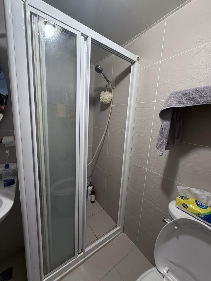 淋浴拉門安裝維修案件圖片