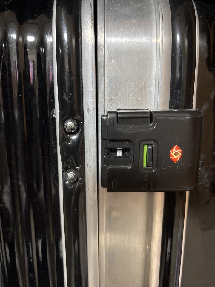 行李箱維修案件圖片