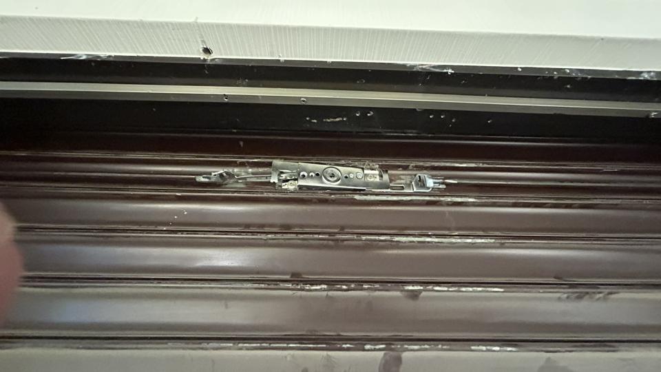 鐵捲門維修案件圖片