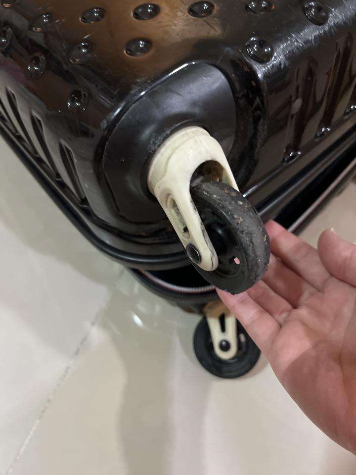 行李箱維修案件圖片