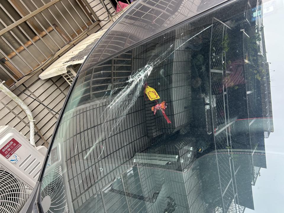 汽車玻璃修補案件圖片