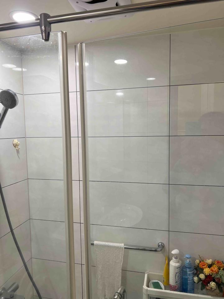 淋浴拉門安裝維修案件圖片