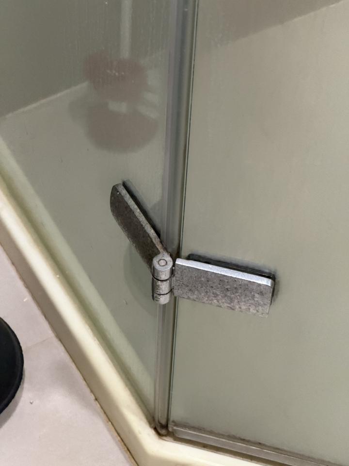 淋浴拉門安裝維修案件圖片