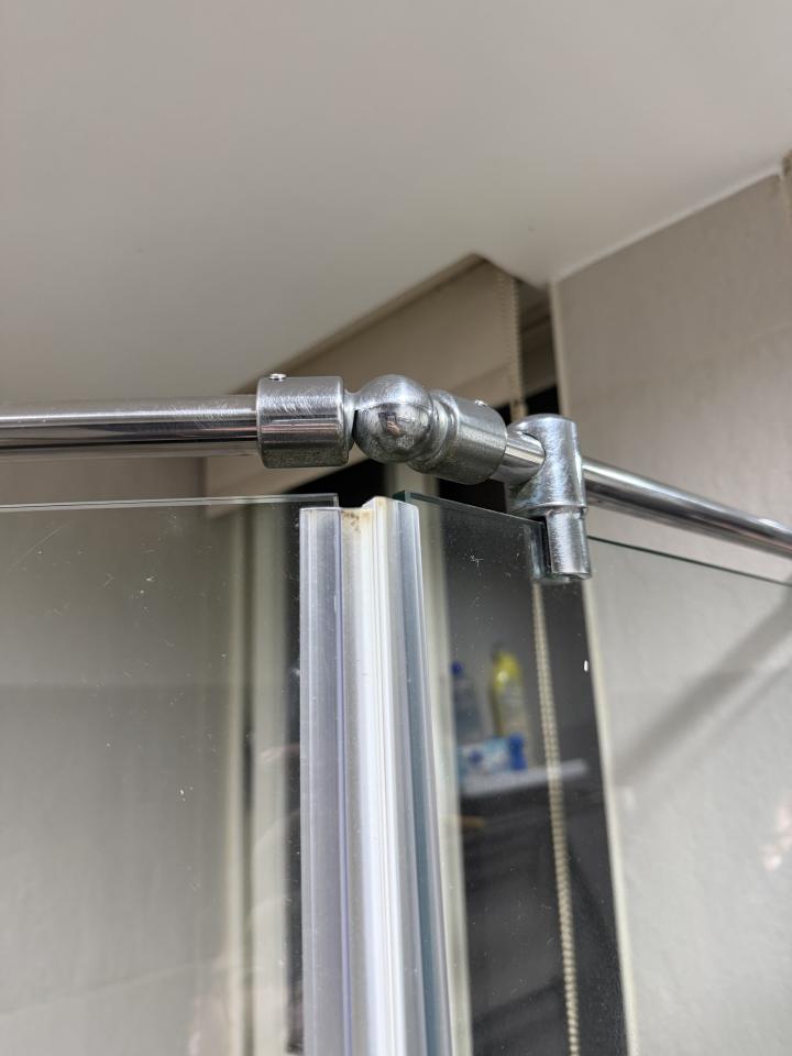 淋浴拉門安裝維修案件圖片