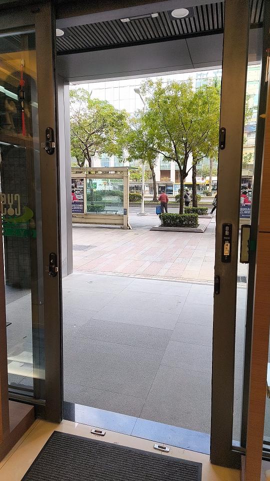 玻璃門案件圖片