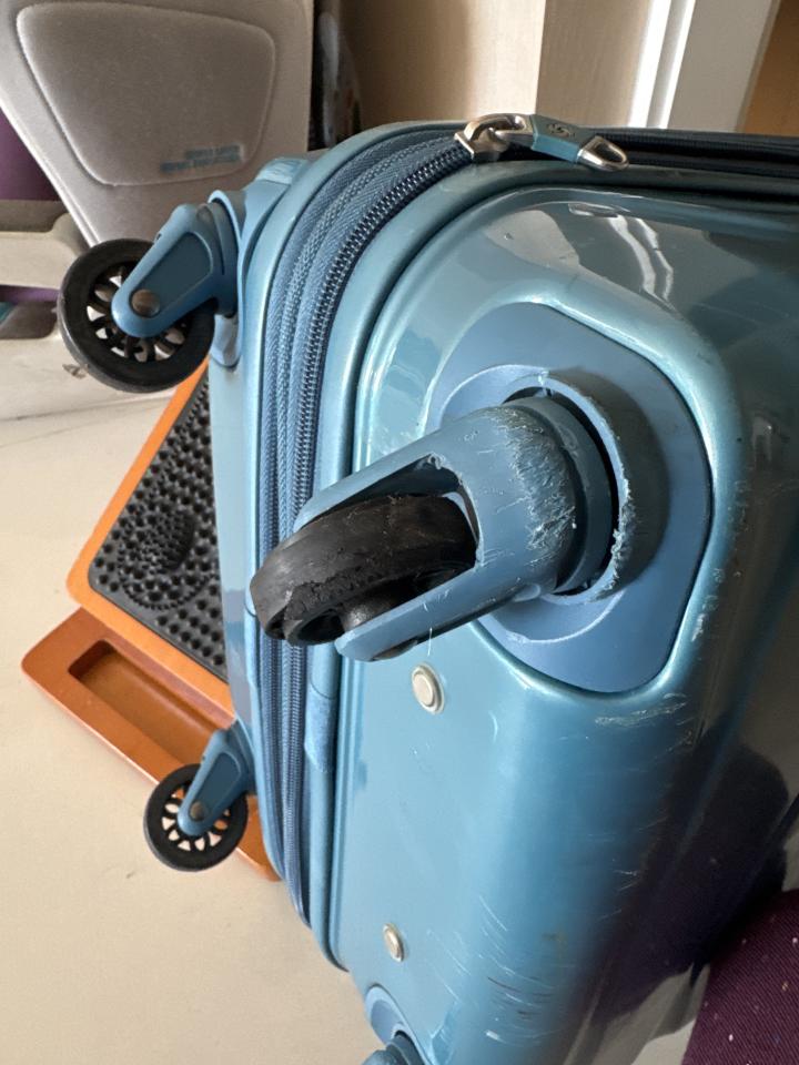 行李箱維修案件圖片