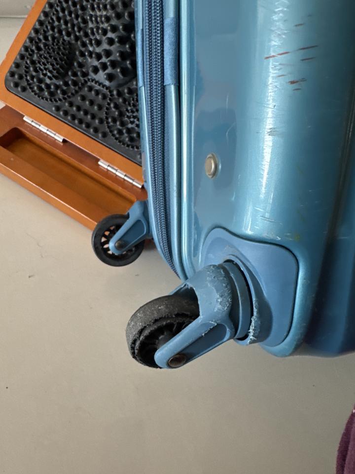 行李箱維修案件圖片