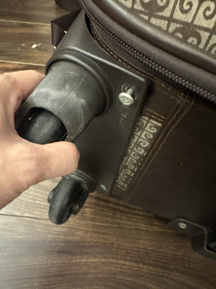 行李箱維修案件圖片