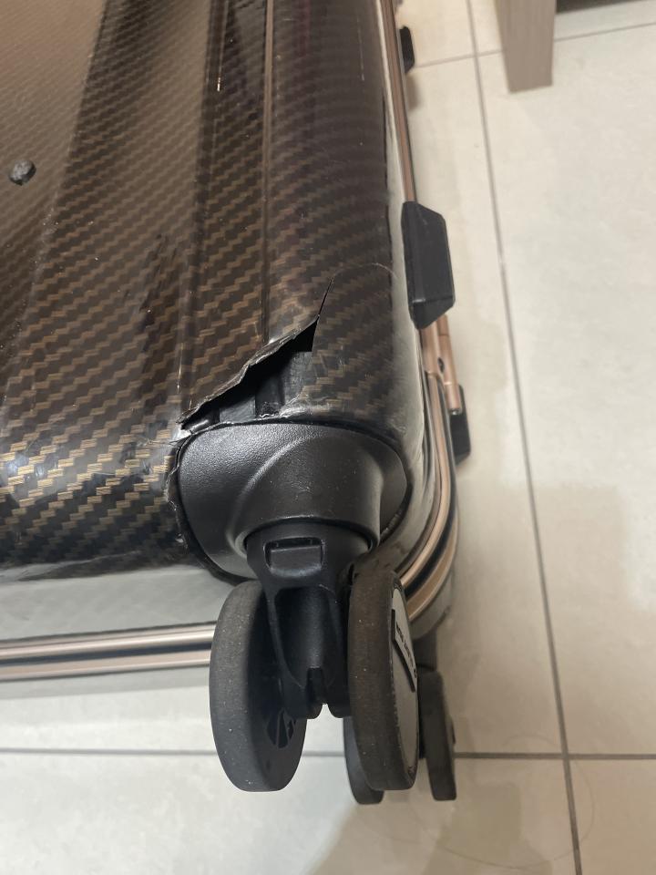 行李箱維修案件圖片