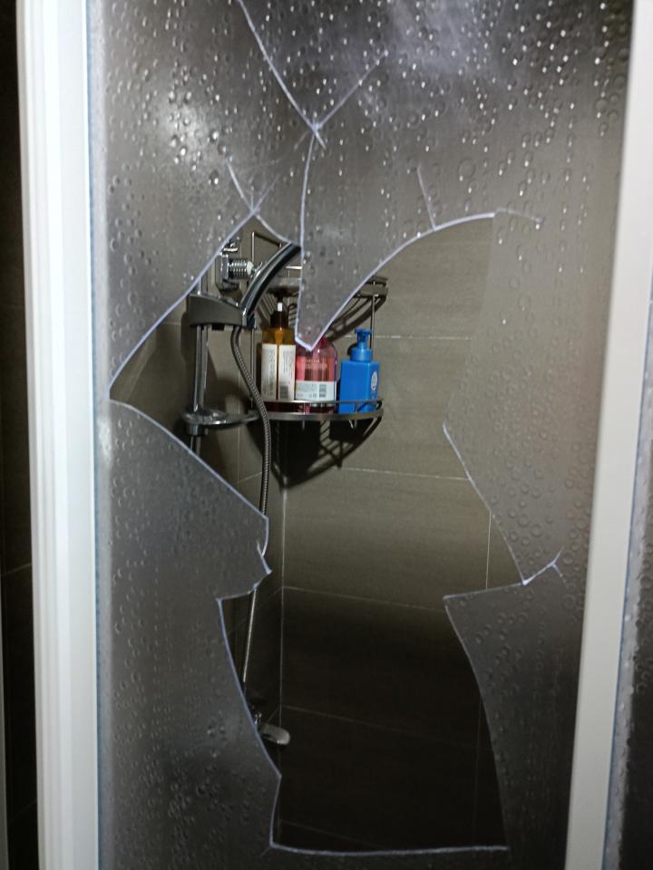 淋浴拉門安裝維修案件圖片