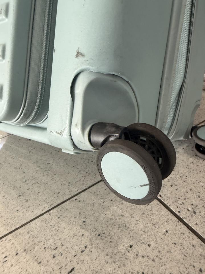 行李箱維修案件圖片