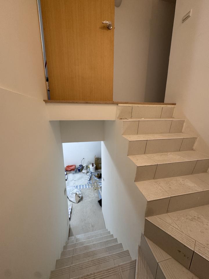 樓梯扶手案件圖片