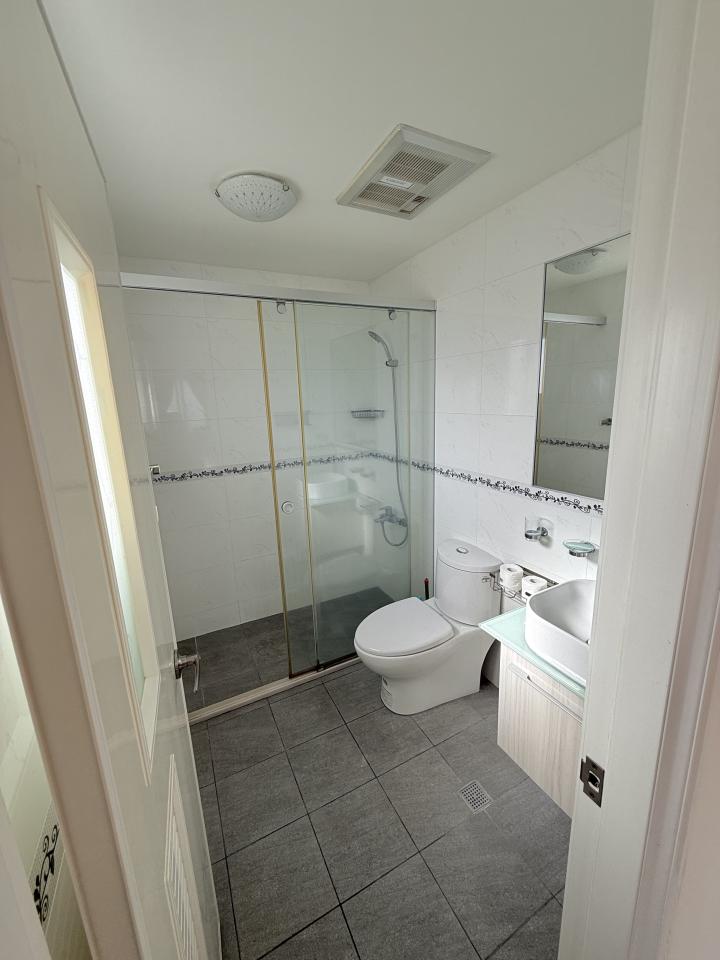 浴室門案件圖片