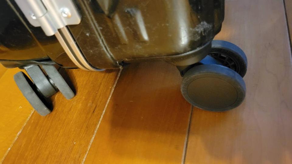 行李箱維修案件圖片