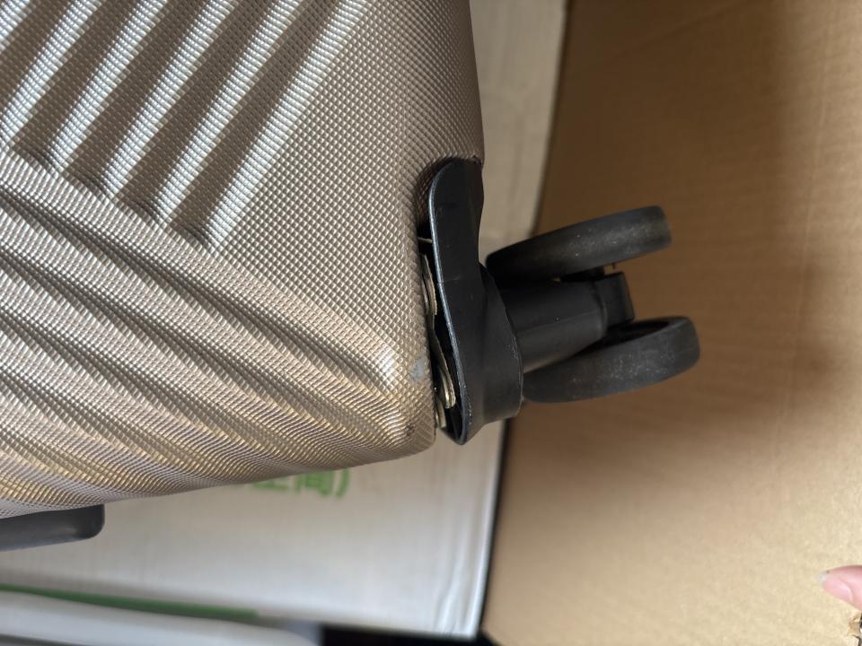 行李箱維修案件圖片