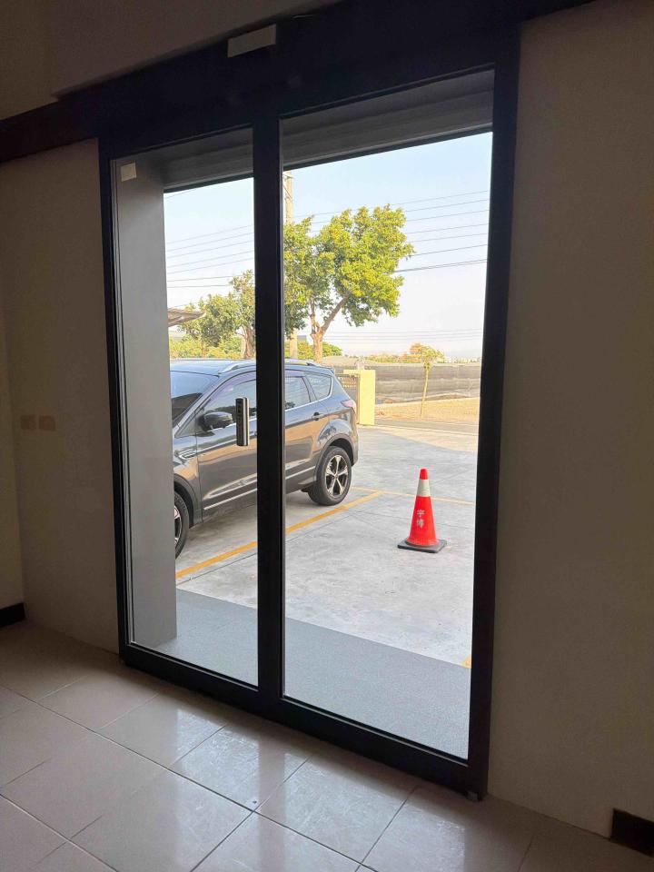 玻璃隔熱案件圖片