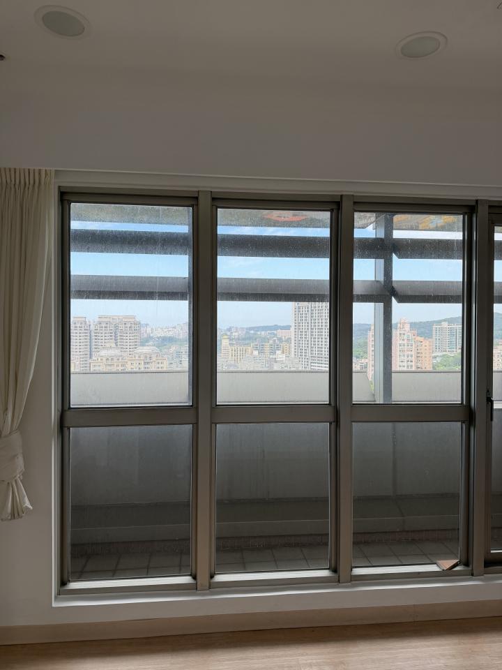 窗簾安裝維修案件圖片