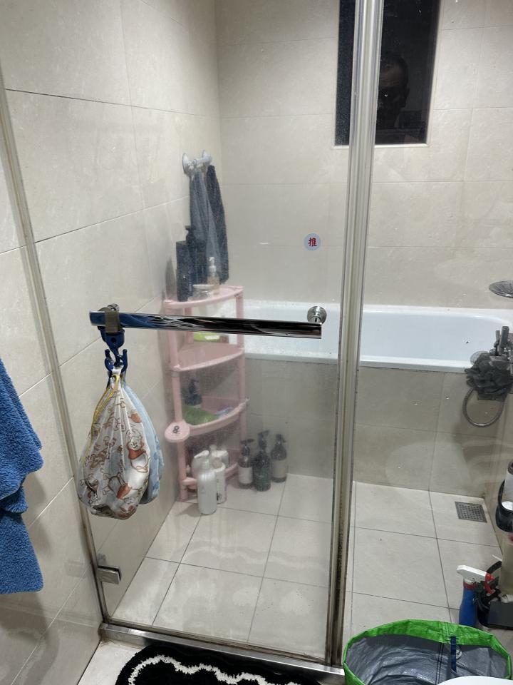 淋浴拉門安裝維修案件圖片