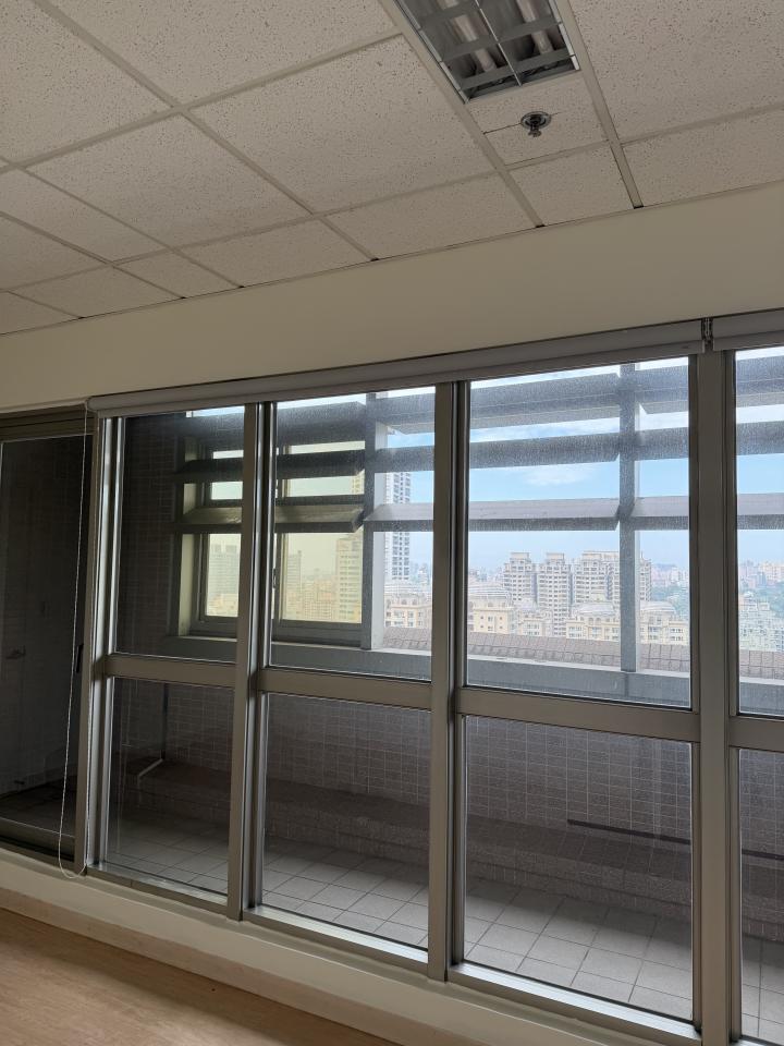 窗簾安裝維修案件圖片