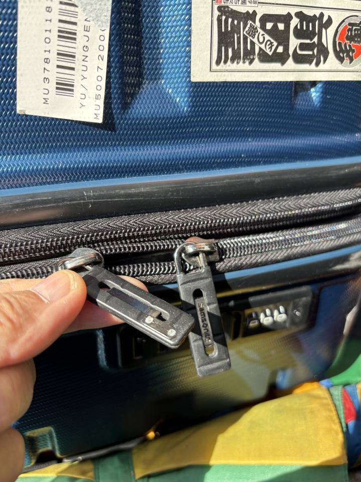 行李箱維修案件圖片